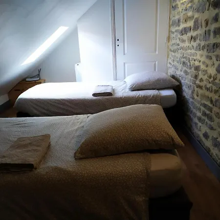 D'hote En Famille 3* באיו