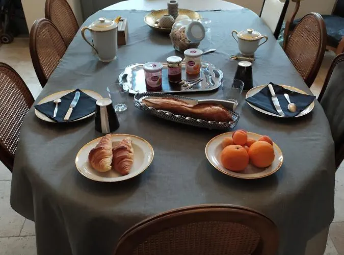 D'hote En Famille באיו